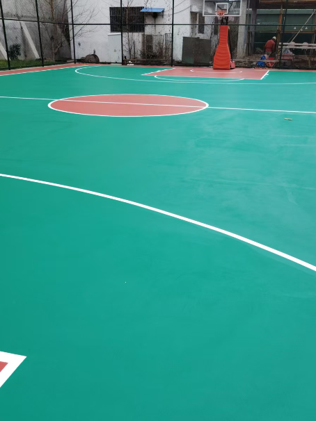 吴起 球场长期使用易出现地面开裂